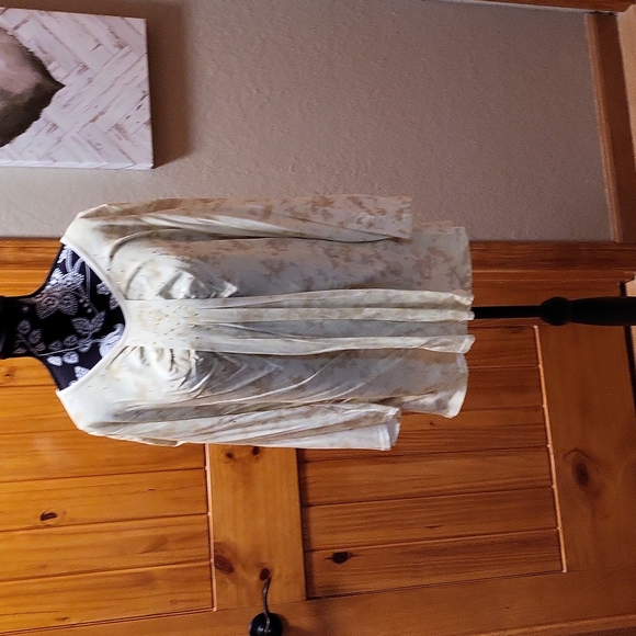 Reba Tops - EUC Reba Yellow top with tan design/sequins. Size XL